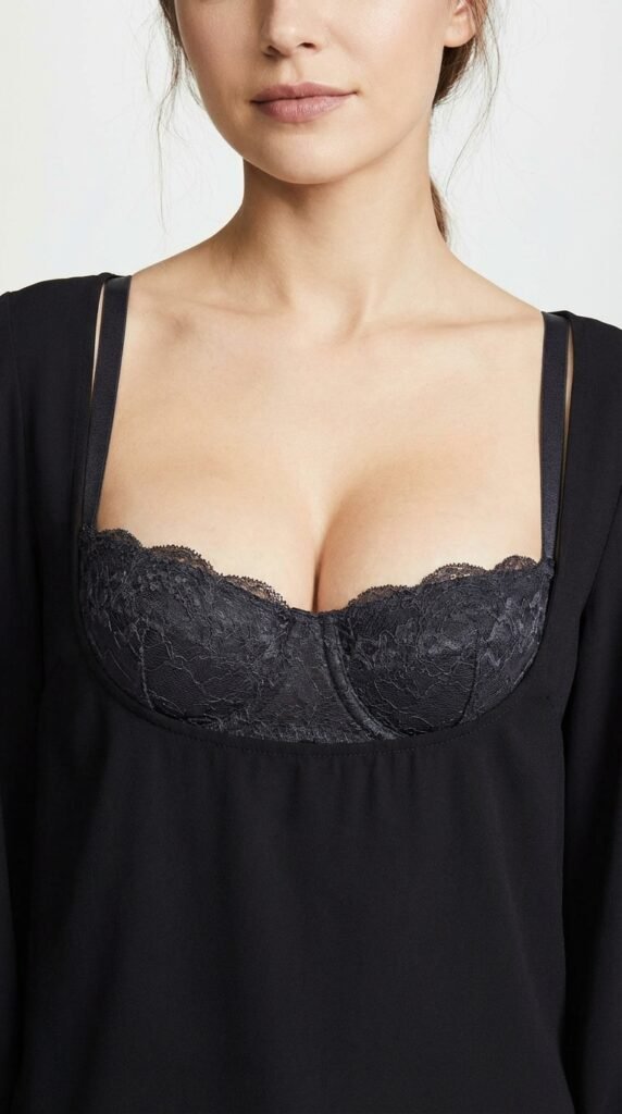 Balconette Bra
Best for: Square necklines, wide neckline tops, theatric décolletage